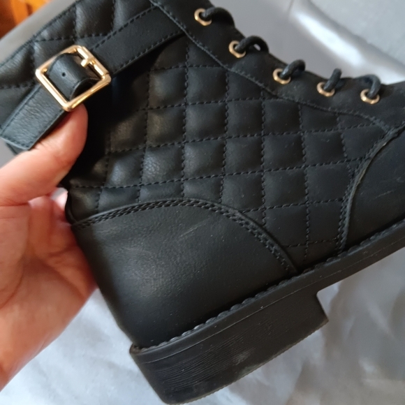 Place Black Boots Size 6 Y2K Grunge Hipster Motorcycle Biker Combat Gold Zip Lac - Picture 10 of 17